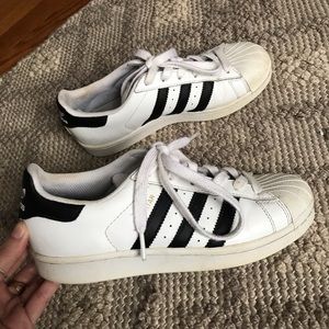 Adidas superstars
